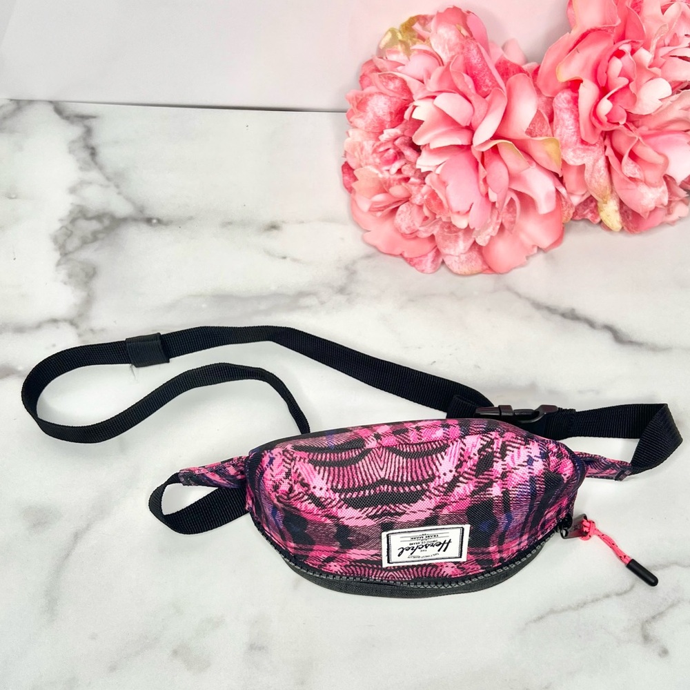 HERSCHEL SUPPLY CO Twelve Warped Plaid Hip Pack Waist Bag - Picture 5 of 10